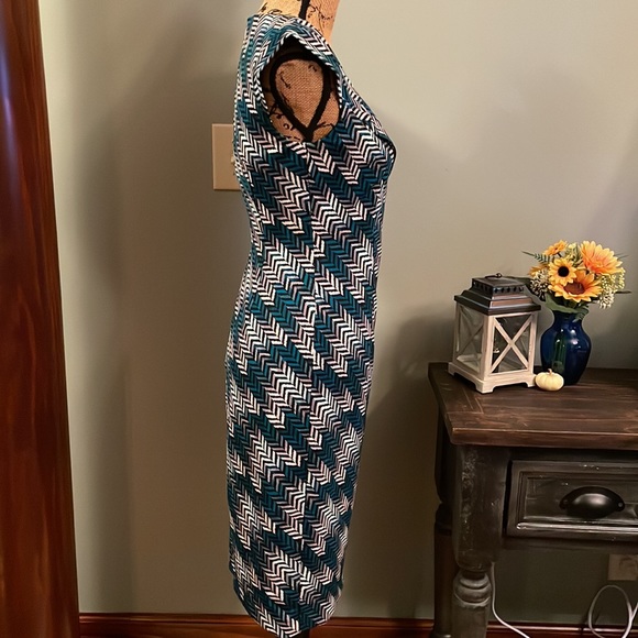 White House Black Market dress size 4. NWT. - Picture 6 of 15